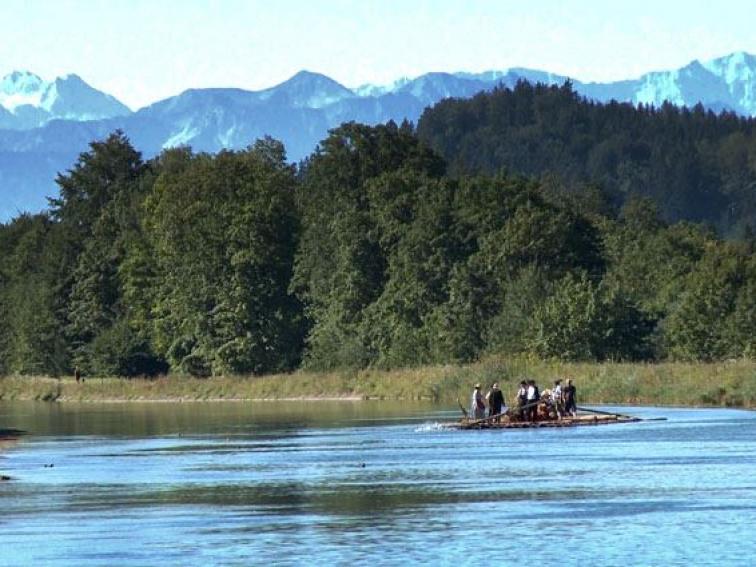 Floßfahrt für Flößerfilm "Fahr ma obi am Wasser"