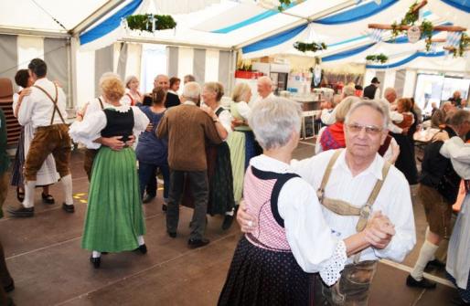 Buchvorstellung beim Volksfest Wolfratshausen 2015