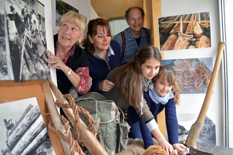 Leeres Geschäft  mit Flößermotiven dekoriert