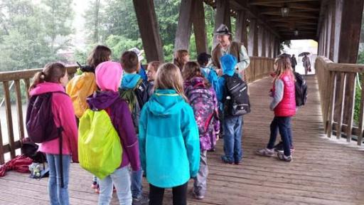 Flößer Hartl trifft Schulkindern 2015
