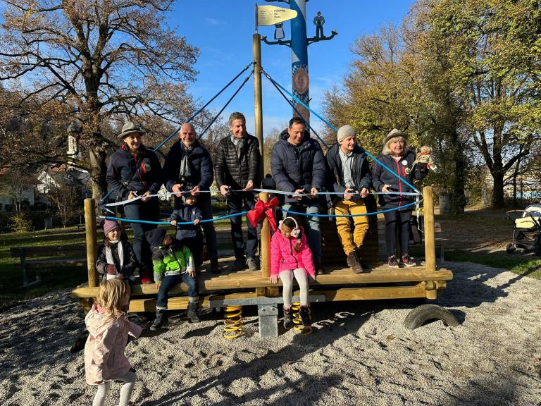 Die Einweihung des neuen Spiele-Flosses in Wolfratshausen 14.11.24