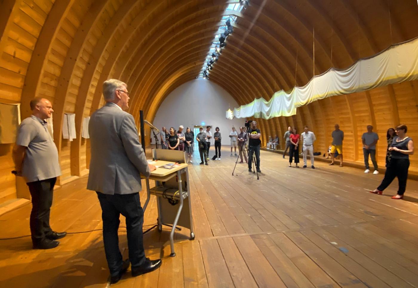 Ausstellungseröffnung des „Flussfahne"-Projekts  18.07.25