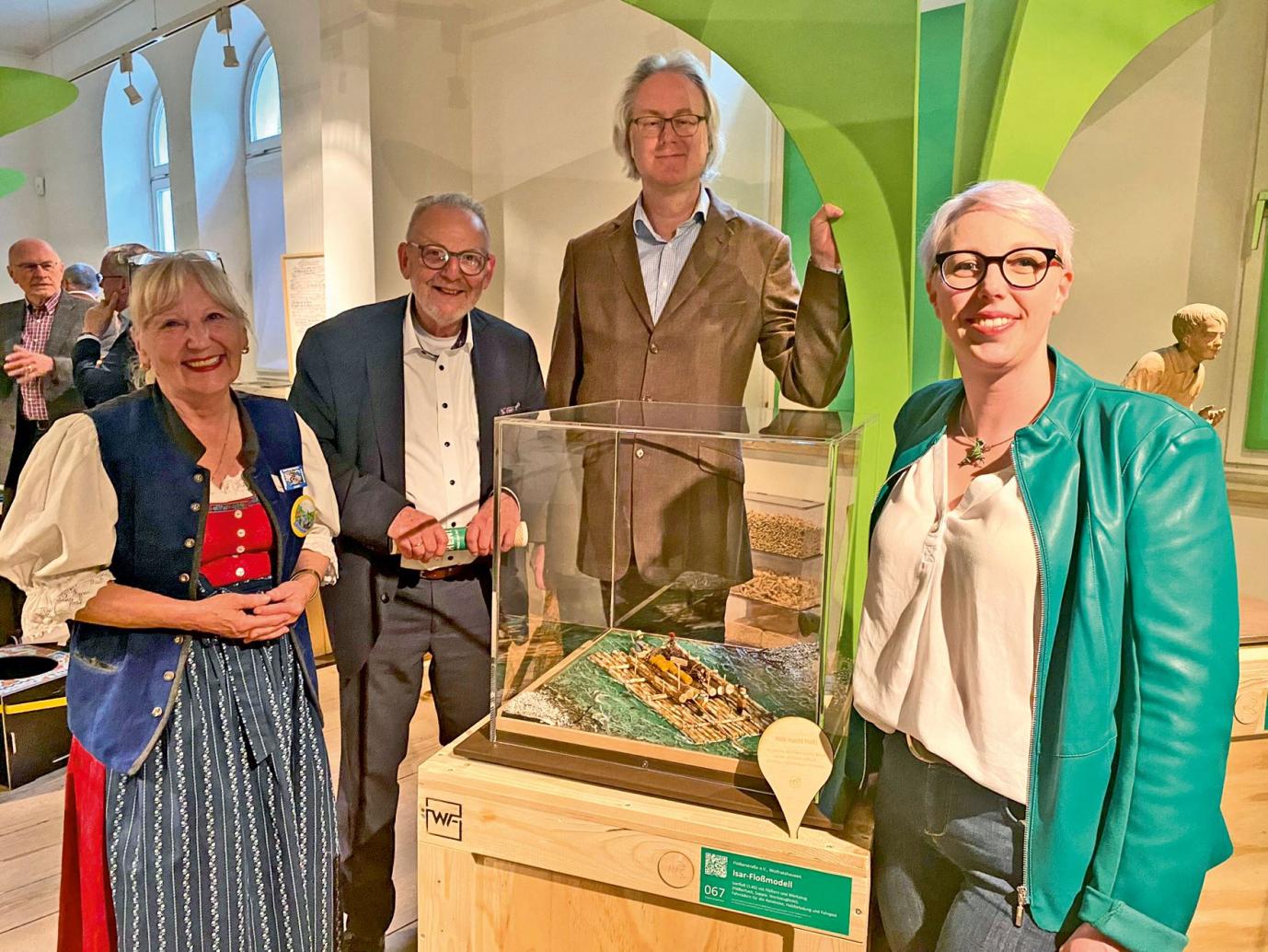Unser Isar-Floßmodell ist mit „Holz macht Sachen“ im Aichacher Stadtmuseum 03.05.24