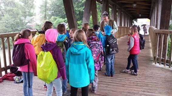Flößer Hartl trifft Schulkindern 2015