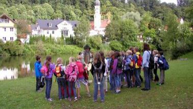 Schulkinder erleben Ortsgeschichte 2011