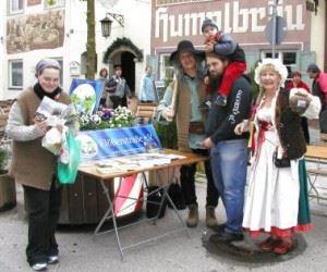 Flößer Hartl & Wirtin Zapf beim Nepomuktmarkt 2010